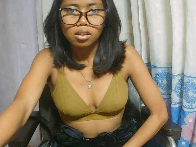 Natalie-Luxa live cam on BongaCams