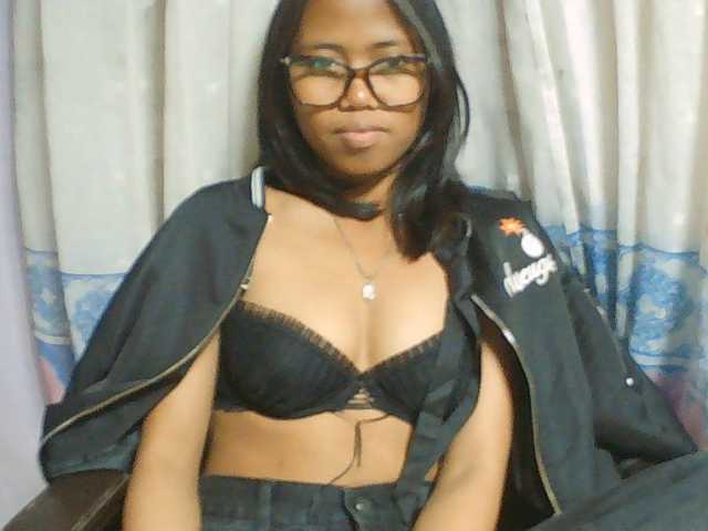 Natalie-Luxa live webcam show