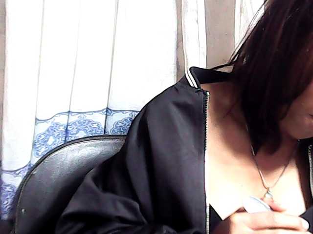 Natalie-Luxa live cam on BongaCams