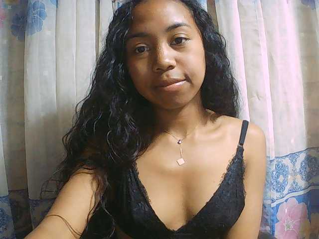 Natalie-Luxa live cam on BongaCams