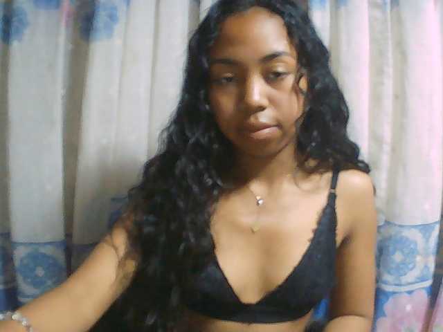 Natalie-Luxa live cam on BongaCams