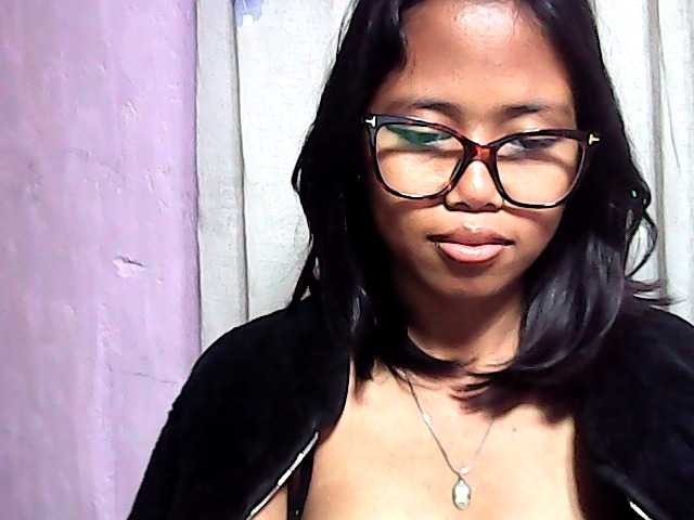 Natalie-Luxa live cam on BongaCams