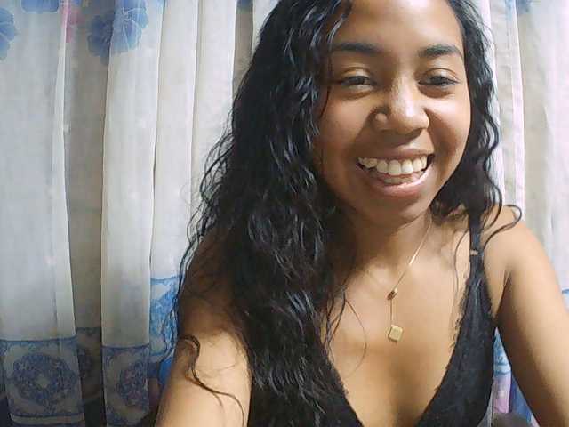 Natalie-Luxa live cam on BongaCams