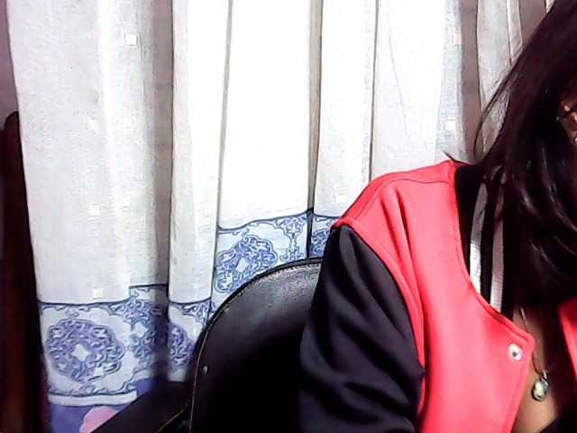 Natalie-Luxa live cam on BongaCams