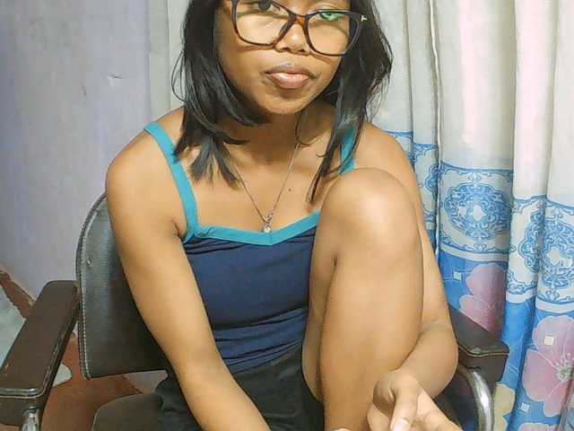 Natalie-Luxa live cam on BongaCams