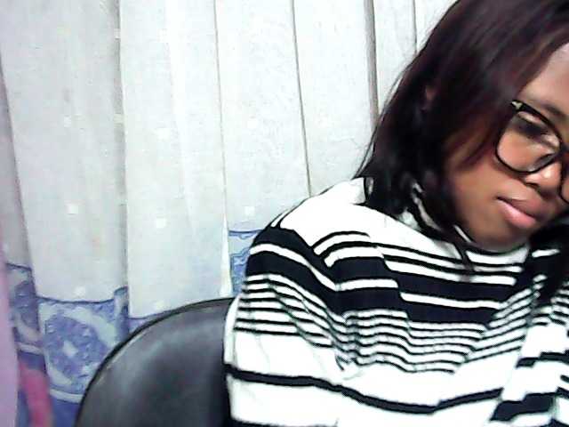 Natalie-Luxa live cam on BongaCams