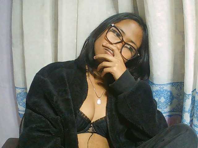 Natalie-Luxa live cam on BongaCams