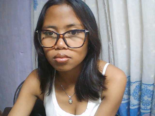 Natalie-Luxa live cam on BongaCams