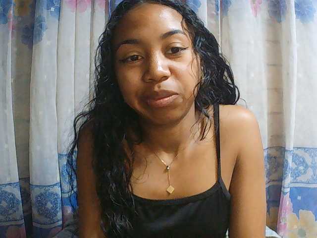 Natalie-Luxa live cam on BongaCams