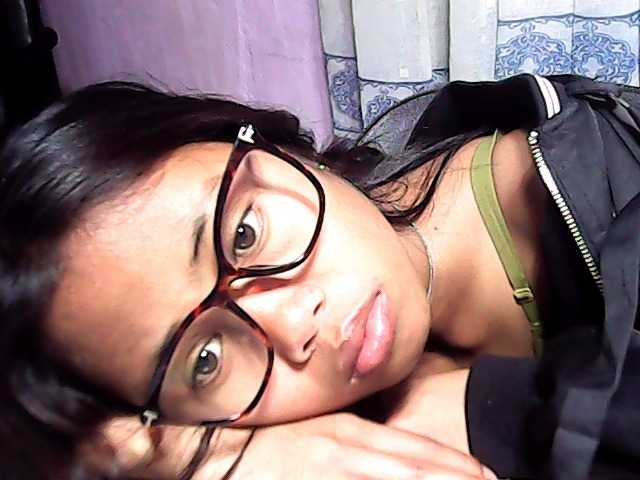 Natalie-Luxa live cam on BongaCams