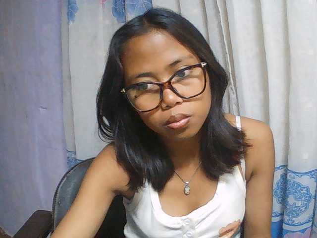 Natalie-Luxa live cam on BongaCams