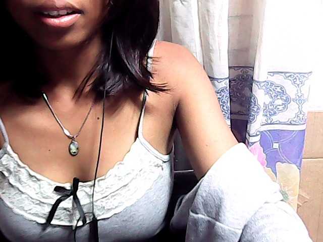 Natalie-Luxa live cam on BongaCams