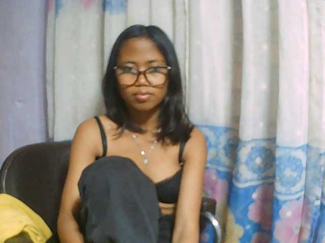 Natalie-Luxa live cam on BongaCams