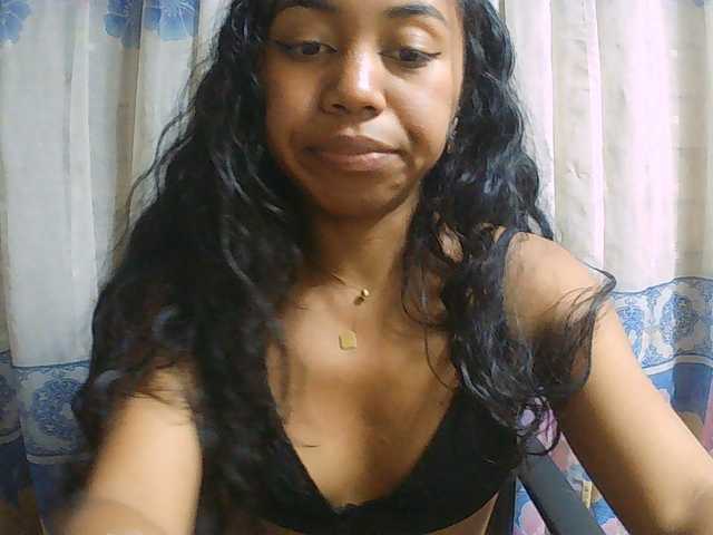 Natalie-Luxa live cam on BongaCams
