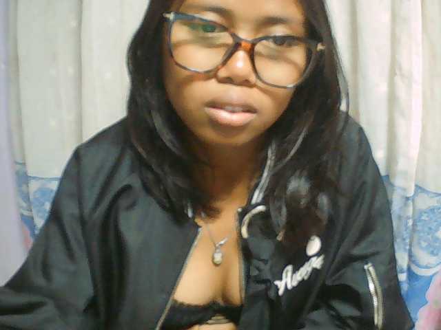 Natalie-Luxa live cam on BongaCams
