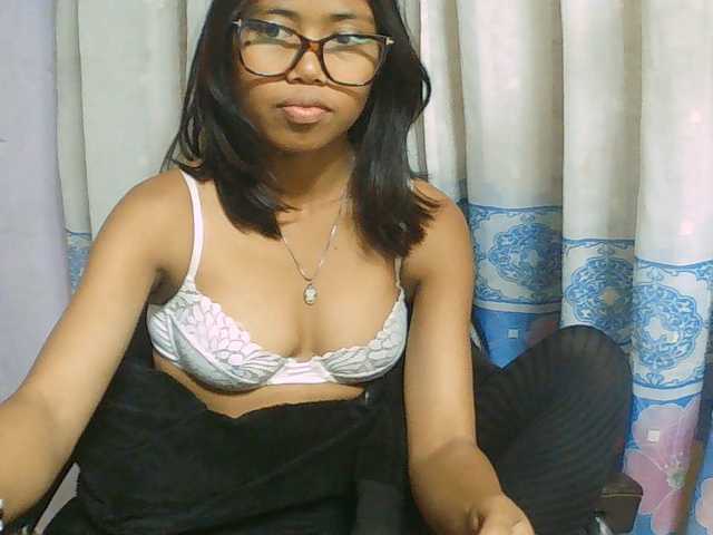 Natalie-Luxa live cam on BongaCams