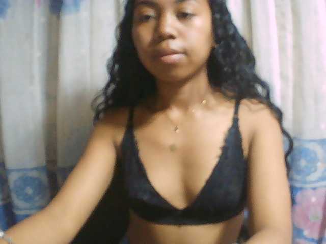 Natalie-Luxa live cam on BongaCams