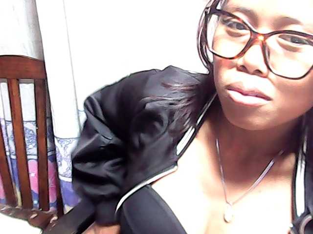 Natalie-Luxa live cam on BongaCams