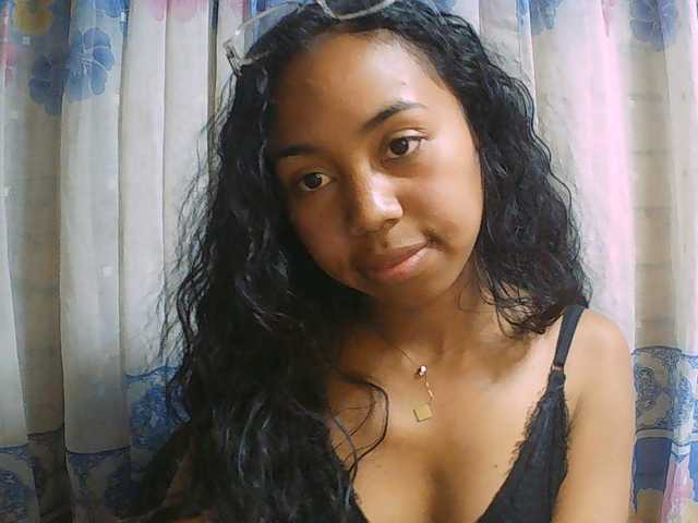 Natalie-Luxa live cam on BongaCams
