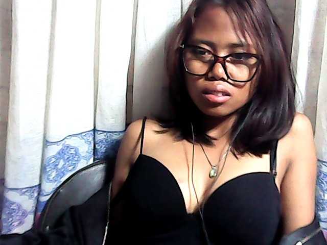 Natalie-Luxa live cam on BongaCams