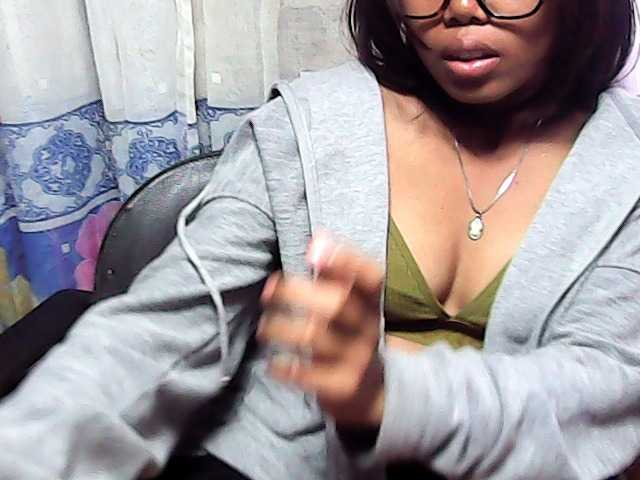 Natalie-Luxa live cam on BongaCams