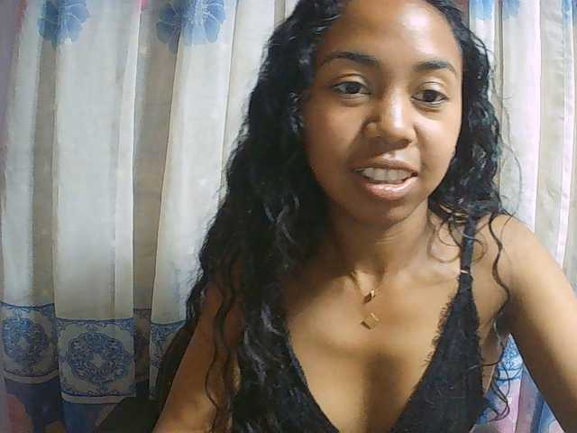 Natalie-Luxa live cam on BongaCams