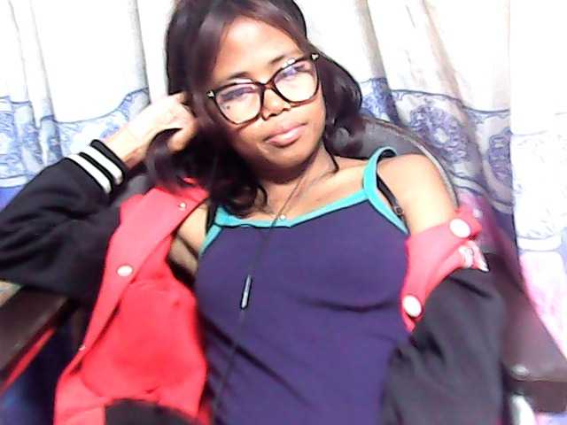 Natalie-Luxa live cam on BongaCams
