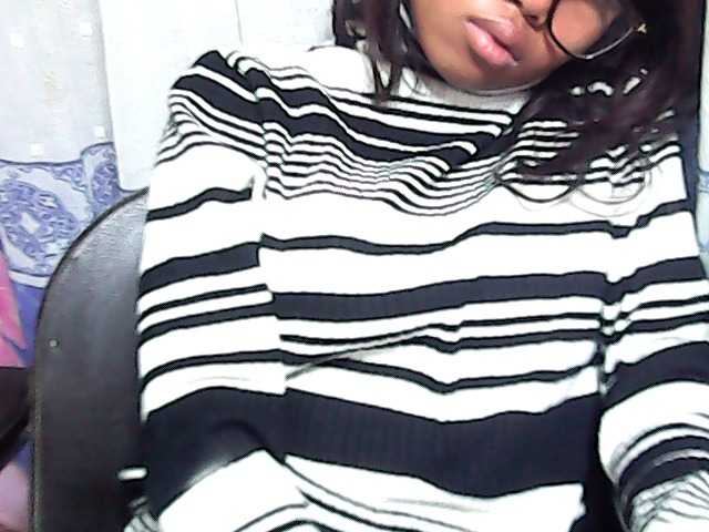 Natalie-Luxa live cam on BongaCams
