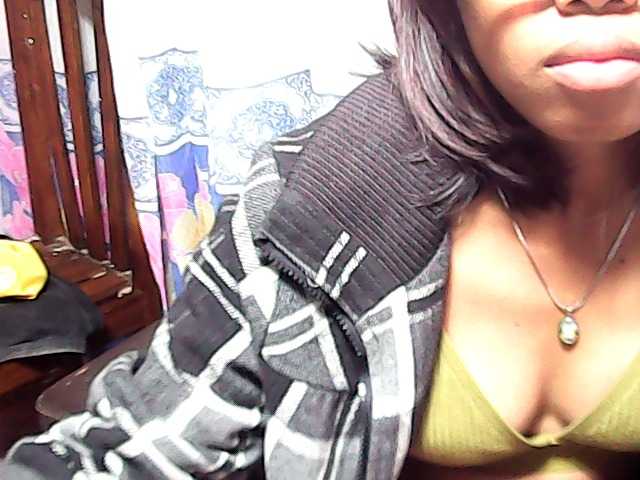 Natalie-Luxa live cam on BongaCams