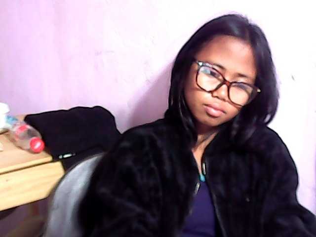 Natalie-Luxa live cam on BongaCams