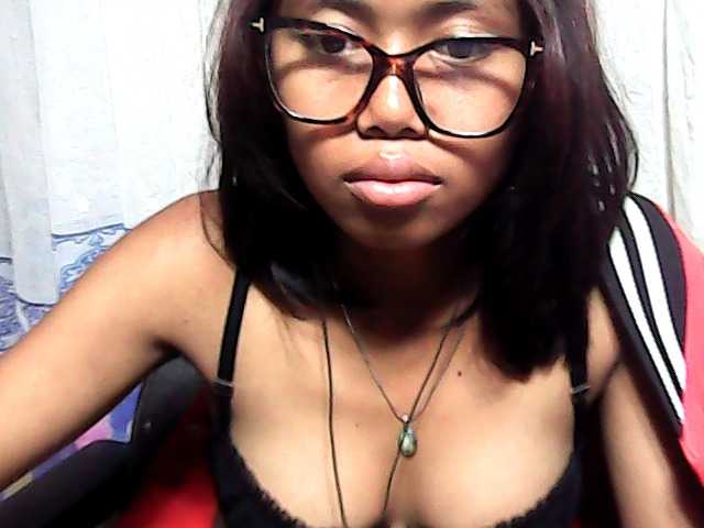 Natalie-Luxa live cam on BongaCams