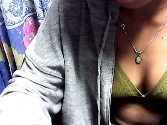 Natalie-Luxa live cam on BongaCams