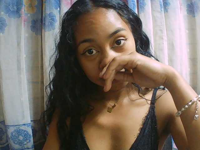 Natalie-Luxa live cam on BongaCams
