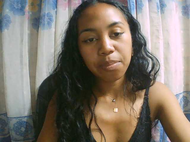 Natalie-Luxa live cam on BongaCams
