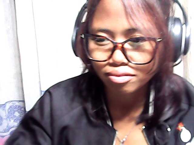 Natalie-Luxa live cam on BongaCams