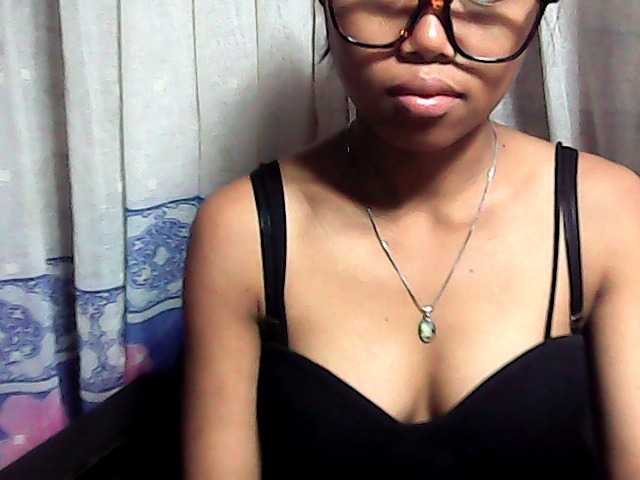 Natalie-Luxa live cam on BongaCams