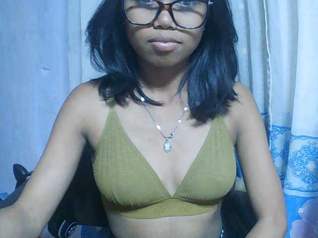 Natalie-Luxa live cam on BongaCams