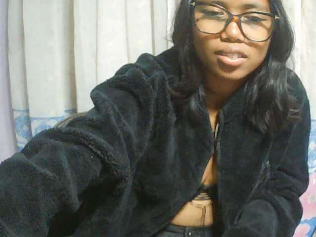 Natalie-Luxa live cam on BongaCams
