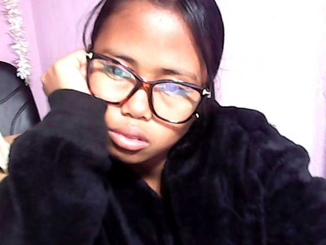 Natalie-Luxa live cam on BongaCams