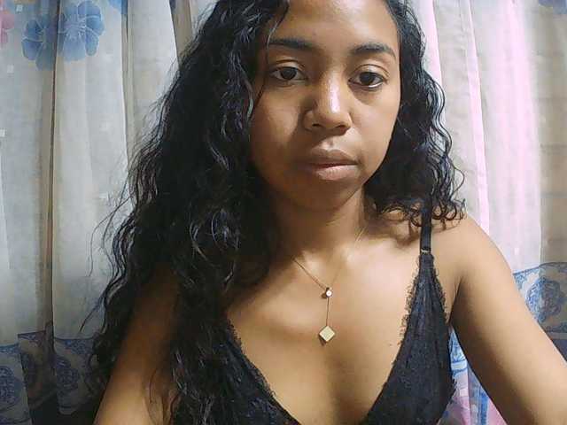 Natalie-Luxa live cam on BongaCams