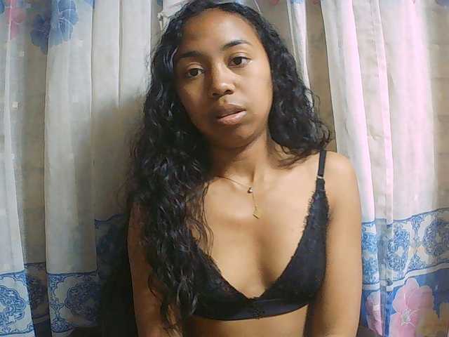 Natalie-Luxa live cam on BongaCams