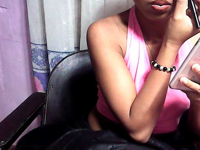 Natalie-Luxa live cam on BongaCams