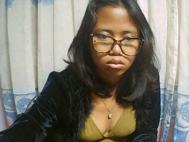 Natalie-Luxa live cam on BongaCams
