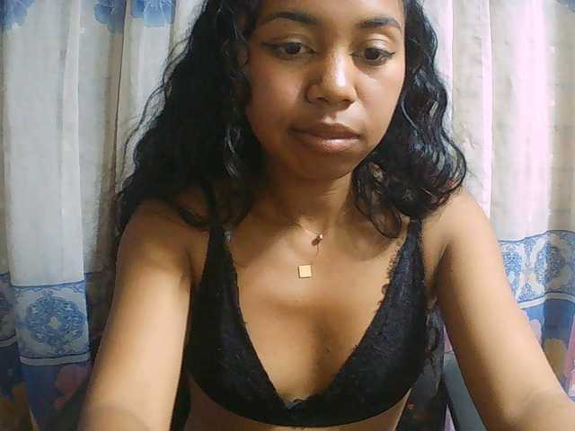Natalie-Luxa live cam on BongaCams