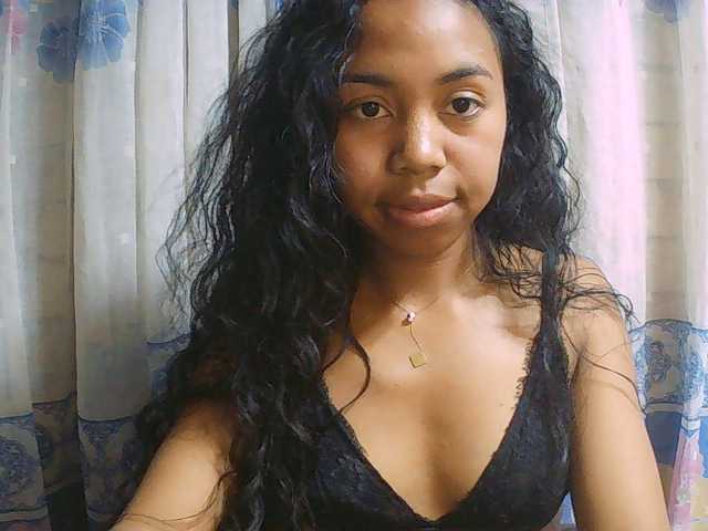 Natalie-Luxa live cam on BongaCams
