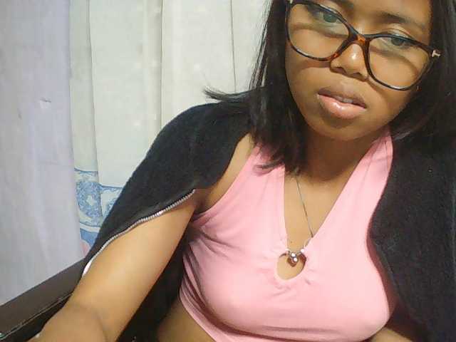 Natalie-Luxa live cam on BongaCams
