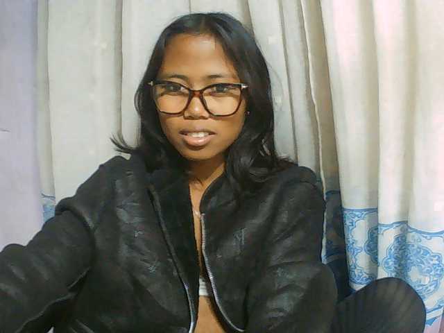 Natalie-Luxa live cam on BongaCams