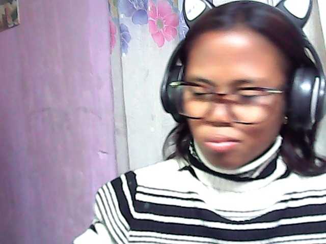 Natalie-Luxa live cam on BongaCams