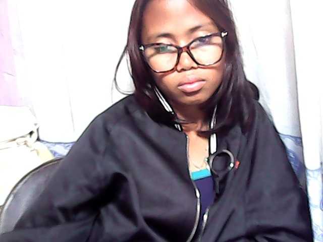Natalie-Luxa live cam on BongaCams