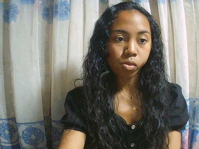 Natalie-Luxa live cam on BongaCams